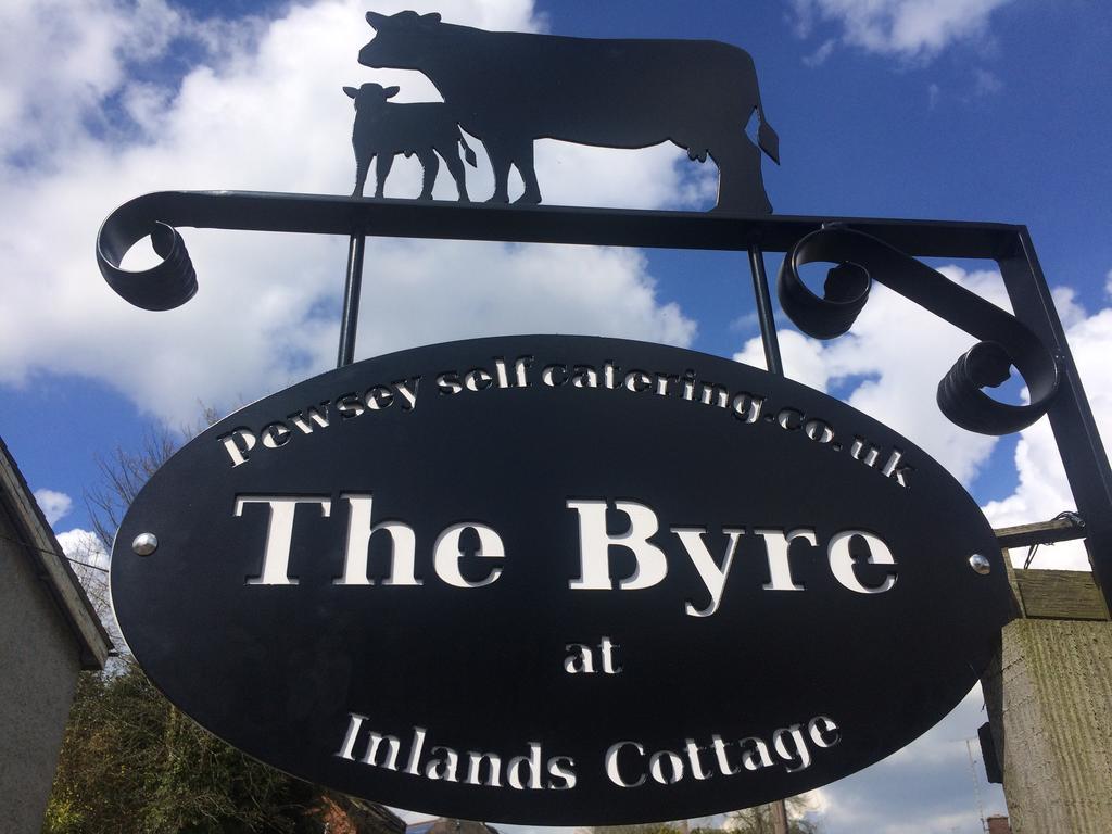 Centre Village 2 Bedroom Cottage - The Byre Pewsey Экстерьер фото